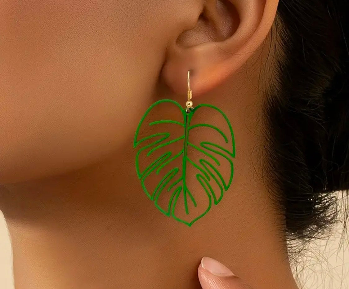 Green Leaf Design Dangle Earrings