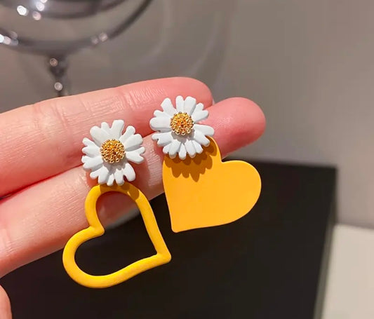 Heart &amp; Daisy Drop Earrings