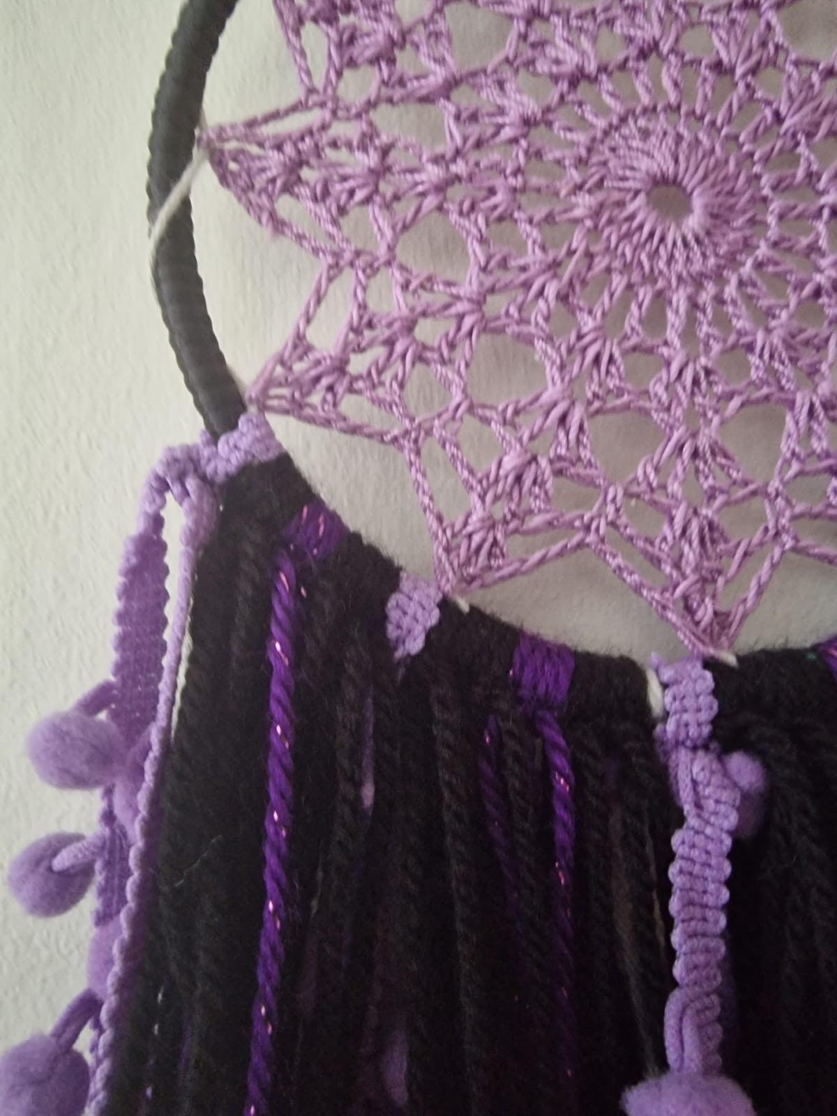 Small purple dreamcatcher, crochet